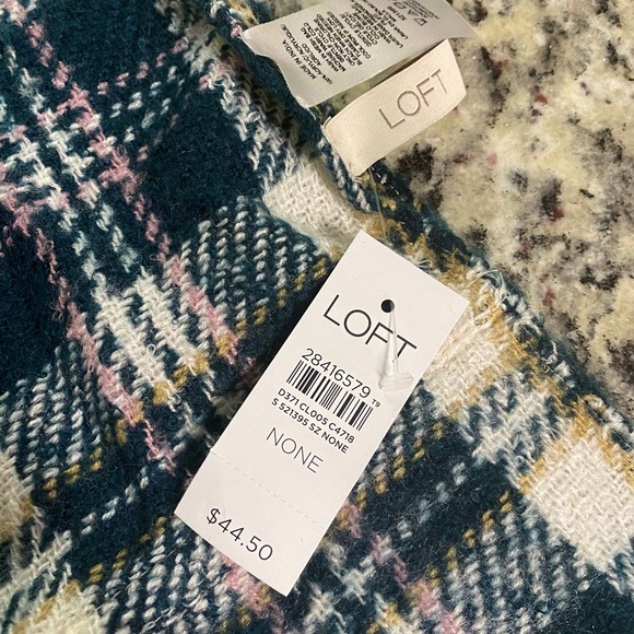 NWT! Loft plaid infinity scarf 🧣 - Picture 4 of 5